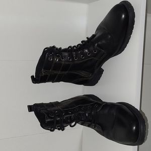 (8.5D) Aston Grey BlackCasteRock 2 Sidezip boot